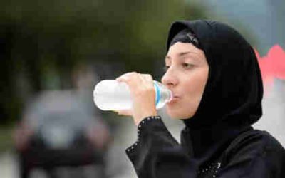 وش اسوي: ١٠ طرق سهلة لتقليل الشعور بالعطش أثناء الصيام