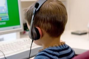 التعليم الإلكتروني : تعريفه، أنظمة إدارته، أنواعه، أساسياته …