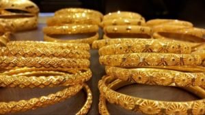 تفسير حلم أساور الذهب للمتزوجة (لابن سيرين)
