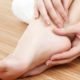 طرق علاج تعرق القدمين