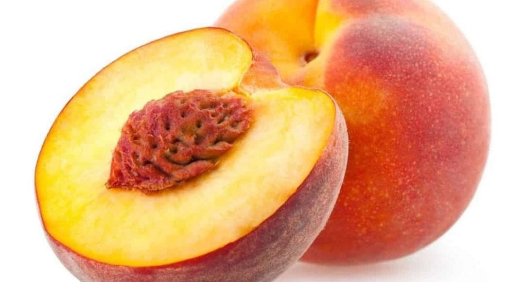 تفسير رؤية الخوخ في المنام بكل تأويلاته