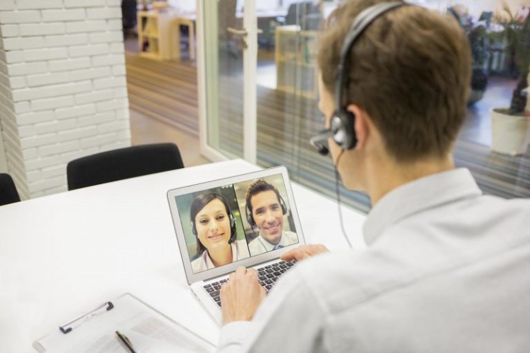توظيف تقنية التعليم عن بعد باستخدام برنامج Gotomeeting