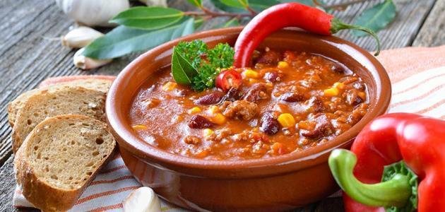 تفسير حلم الفول المدمس في المنام لابن سيرين ورؤية طبخ الفول أو توزيعه للرجل والمرأة