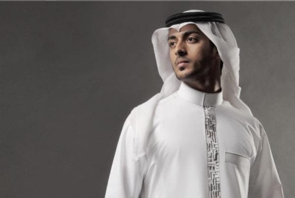 الثوب الرجالي الأبيض والأسود في المنام