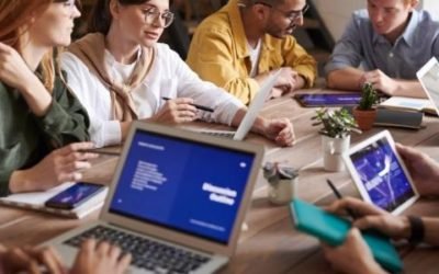 الفرق بين إدارة الأعمال والإدارة العامة