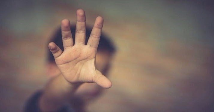 تفسير حلم شخص يقتلني بالسكين للعزباء والمتزوجة والحامل
